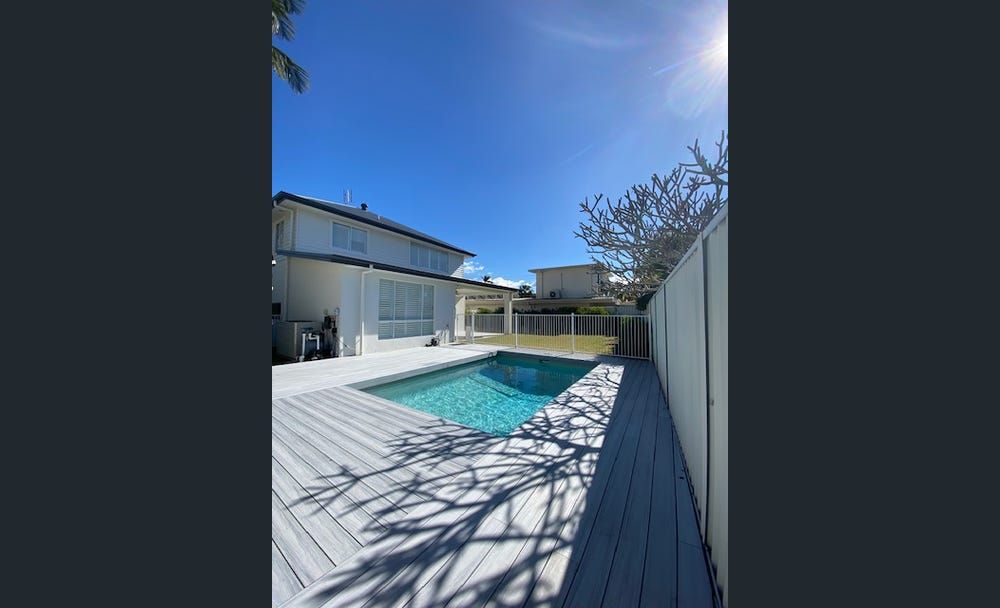 4 bedrooms House in 4 Brindisi Avenue SURFERS PARADISE QLD, 4217