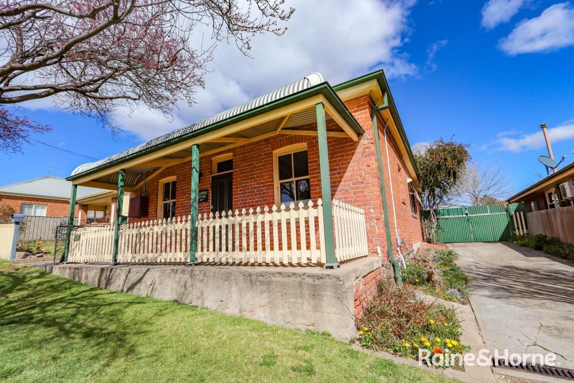 3 bedrooms House in 212 Rocket St BATHURST NSW, 2795