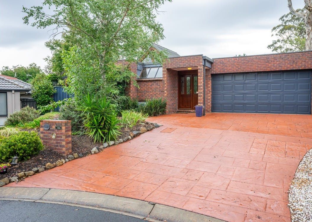 5 bedrooms House in 11 Conjola Close AMAROO ACT, 2914
