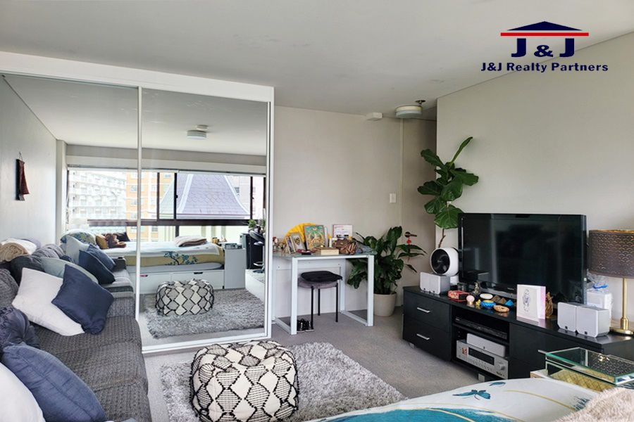 Apartment / Unit / Flat in A52/100 Elizabeth Bay Rd, ELIZABETH BAY NSW, 2011