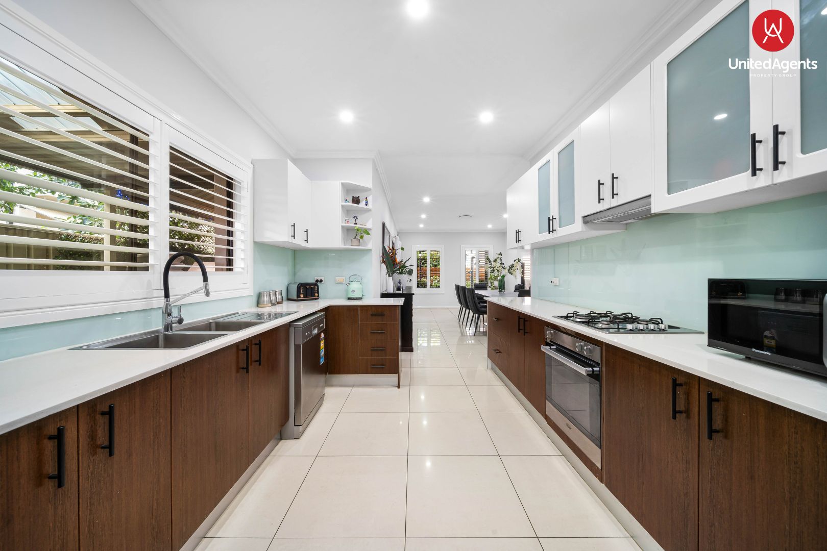 8 Saxon Place, Cecil Hills NSW 2171, Image 2