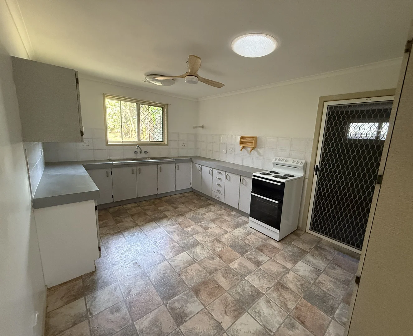 Additional image 7 of 9 Barellan Parade, Qunaba QLD 4670