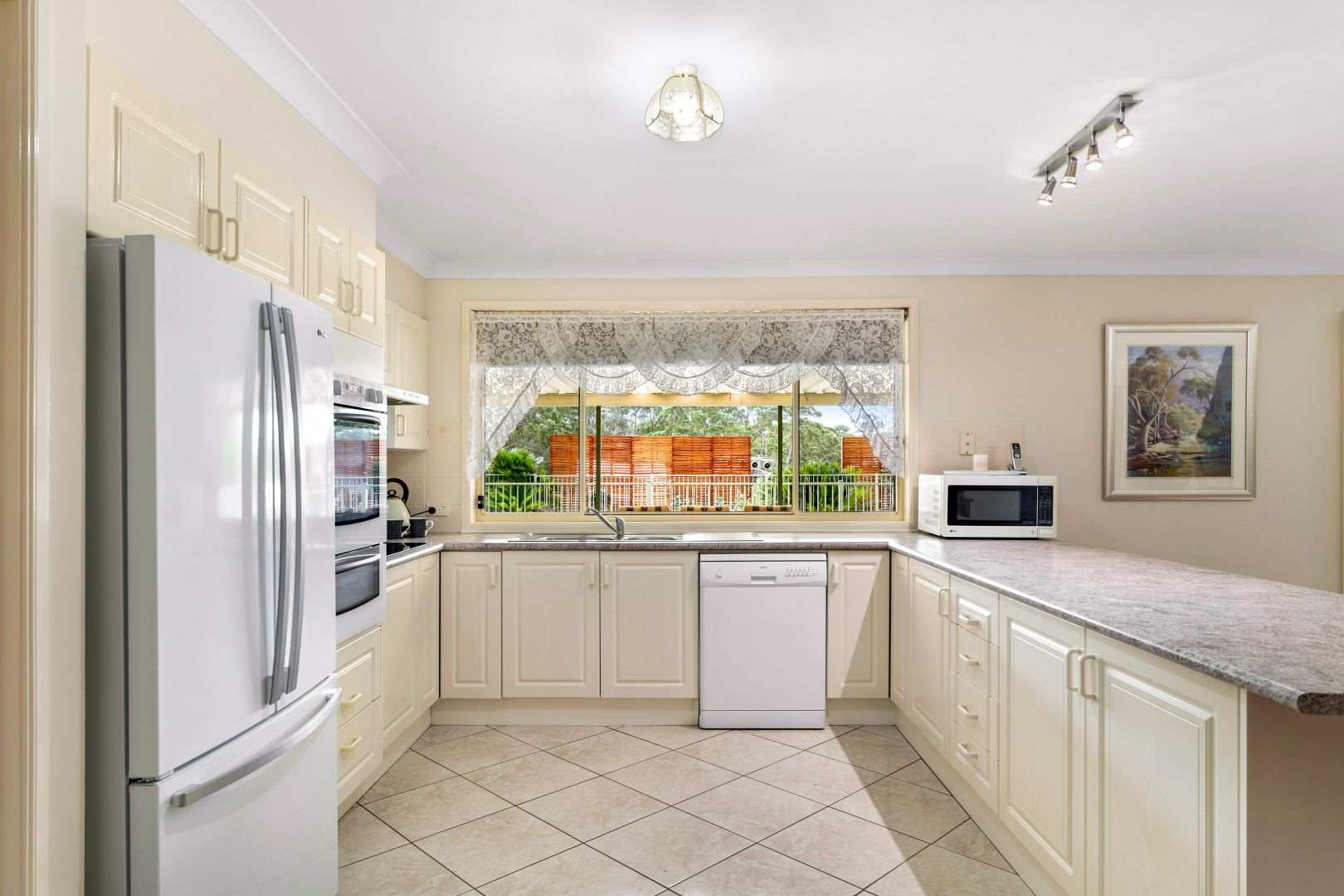 31 Golfcourse Way, Sussex Inlet NSW 2540, Image 2