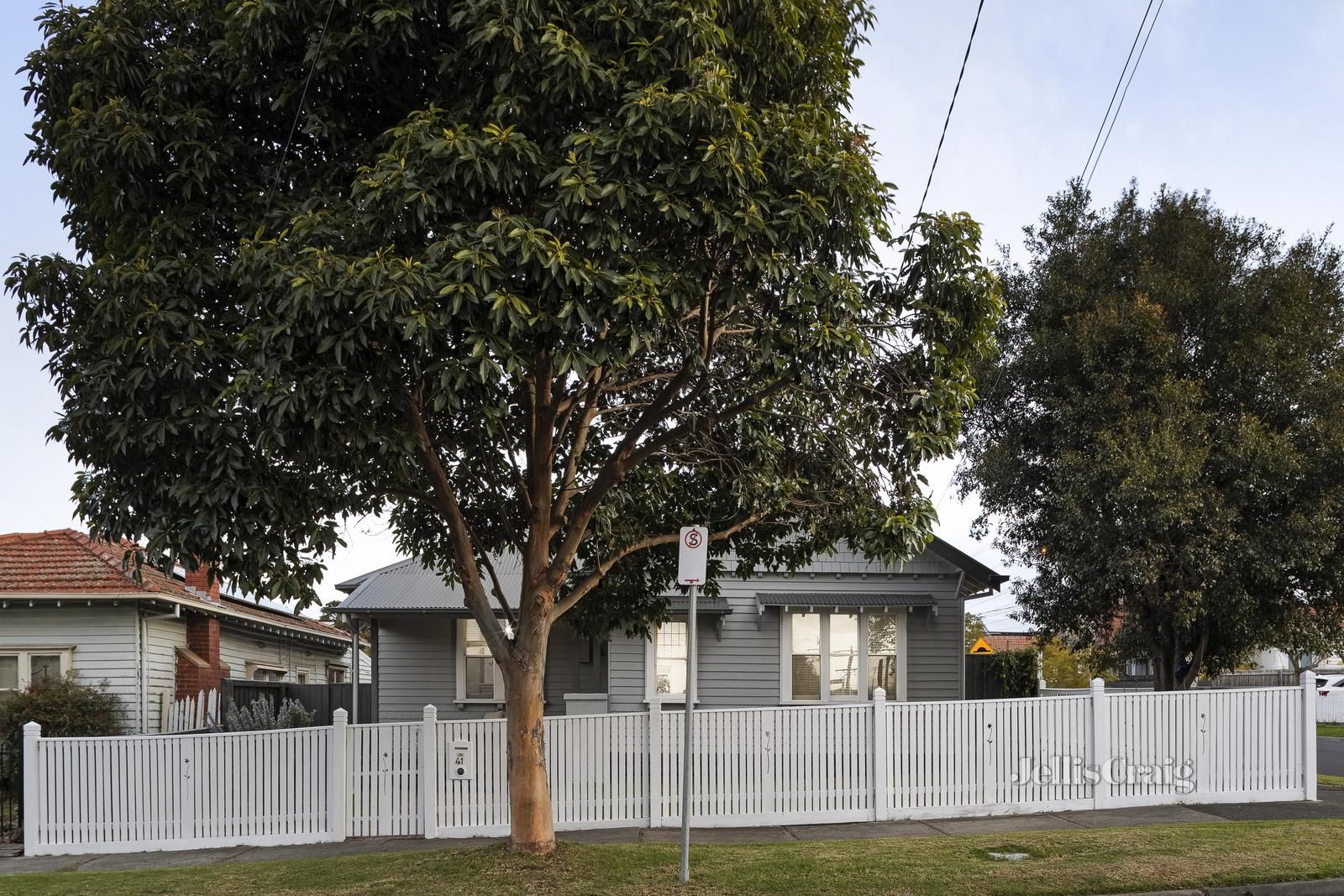 5 bedrooms House in 41 Avondale Road PRESTON VIC, 3072