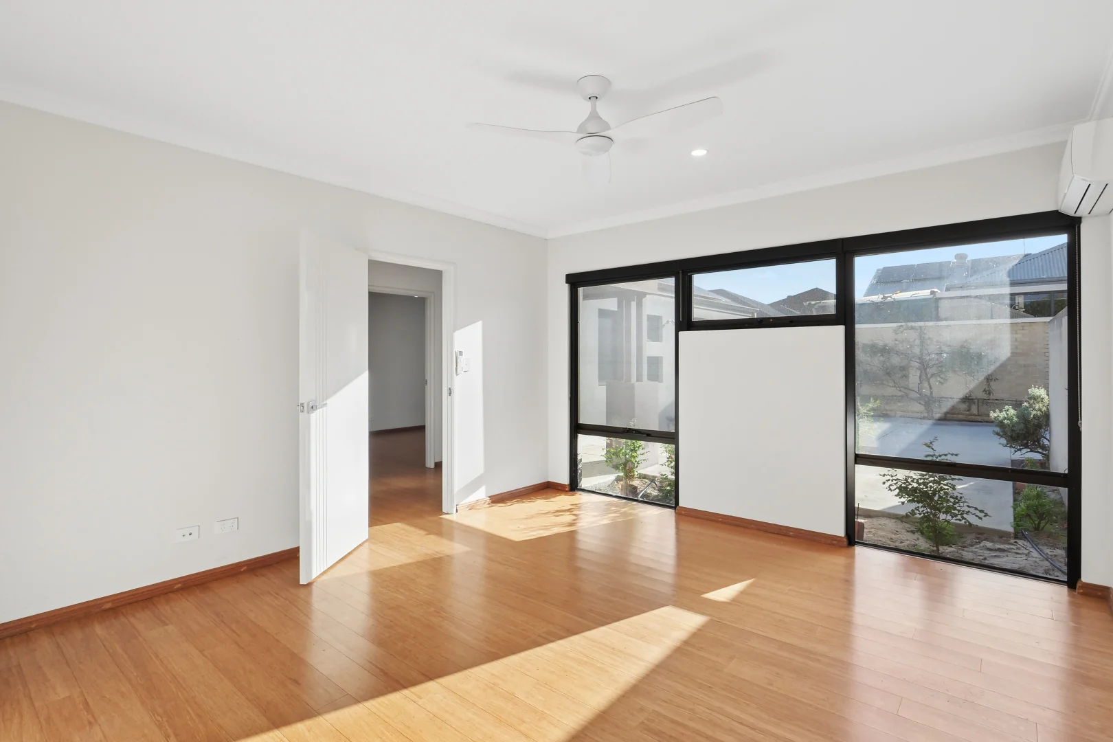 Additional image 2 of 574A Morley Dr, Morley WA 6062