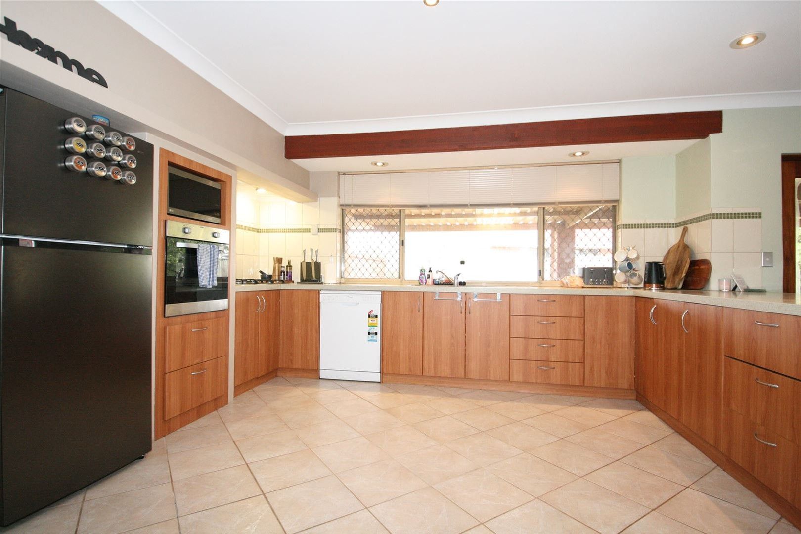 4 bedrooms House in 20 Rason Close COOLOONGUP WA, 6168