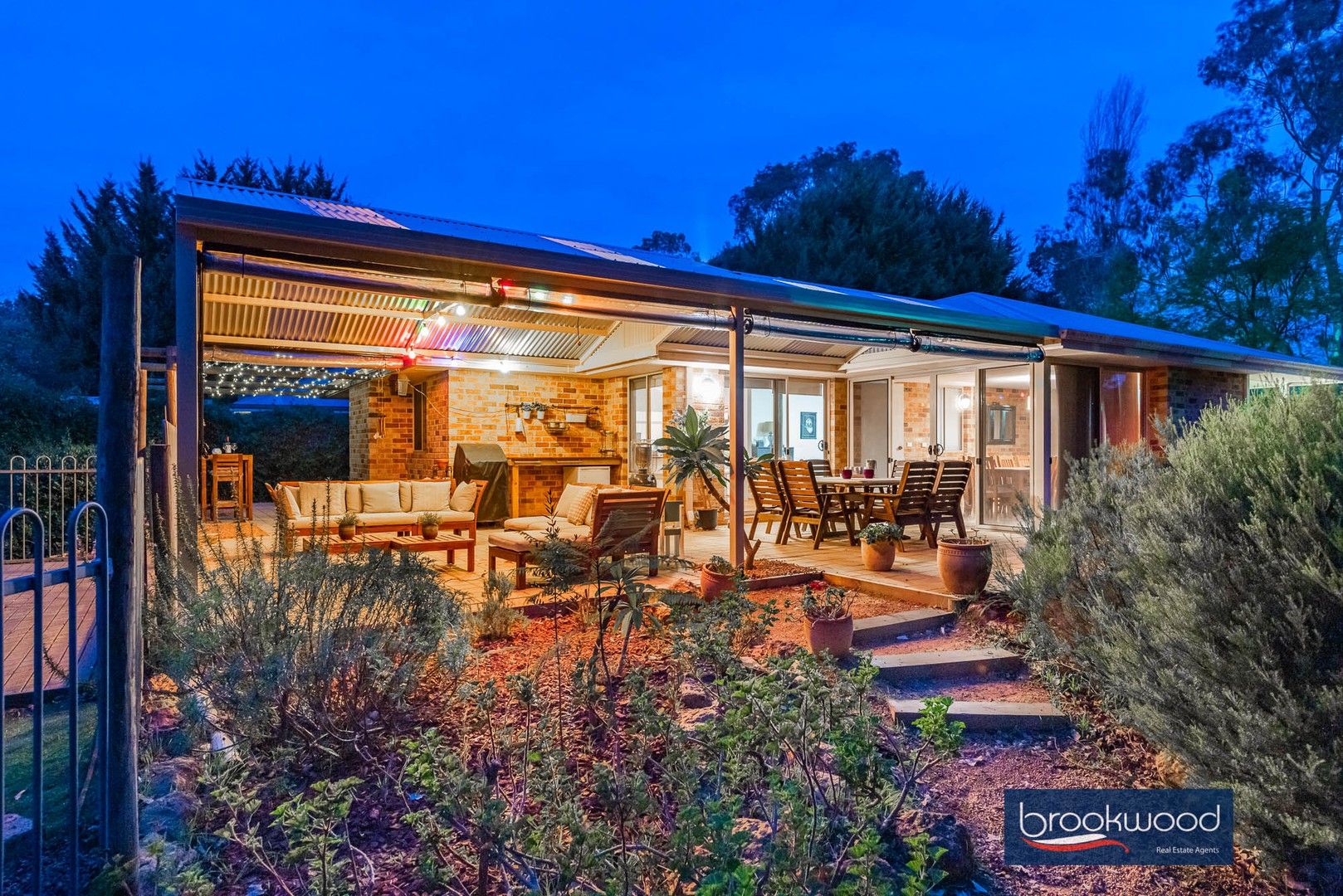 8 Painter Crescent, Mundaring WA 6073, Image 0