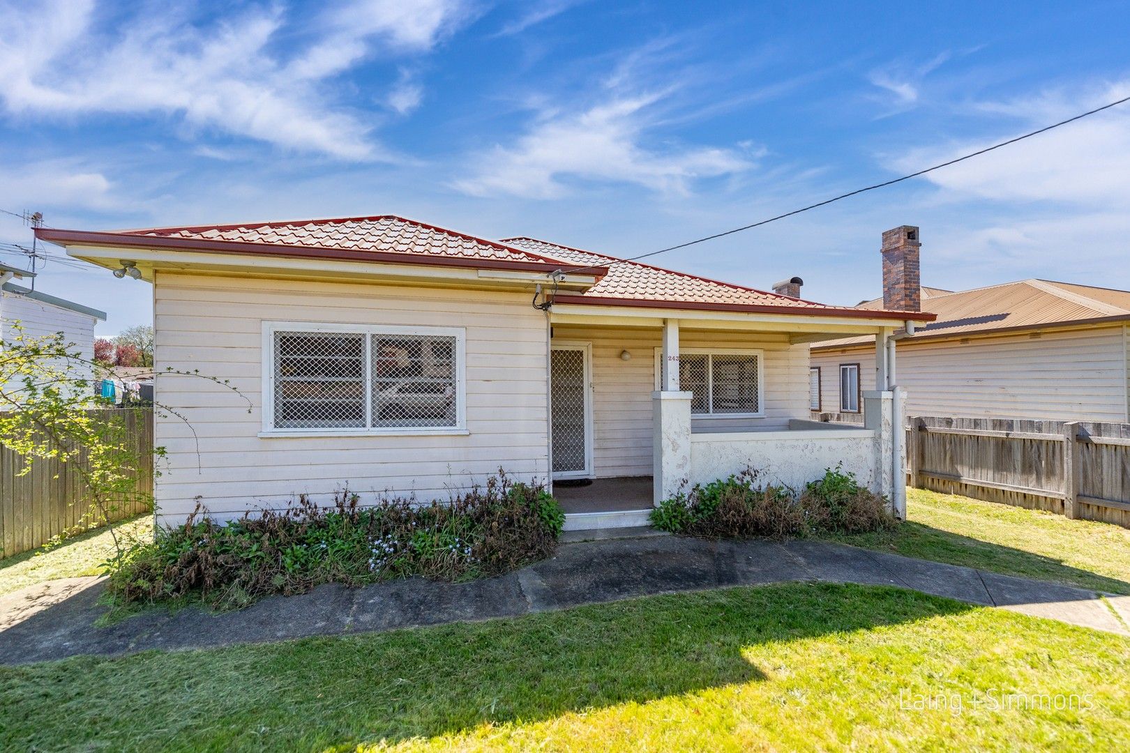 2 bedrooms House in 243 Rusden Street ARMIDALE NSW, 2350