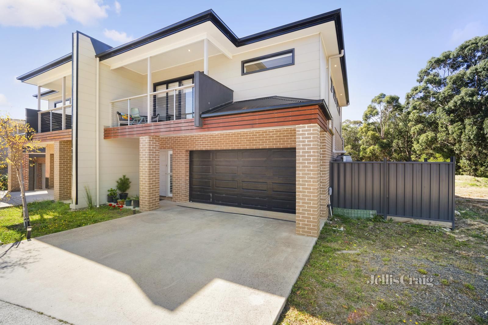 16 Lucia Crescent, Mount Clear VIC 3350