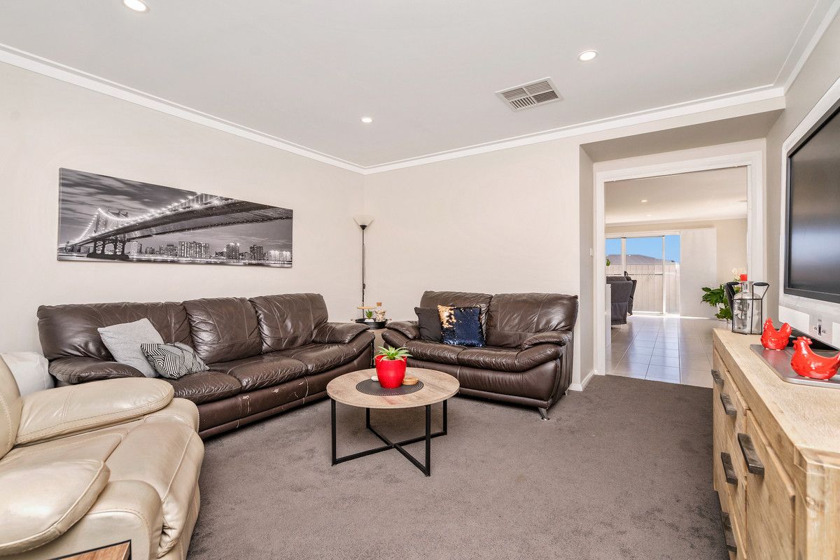 5 Chang Avenue, Lloyd NSW 2650, Image 1