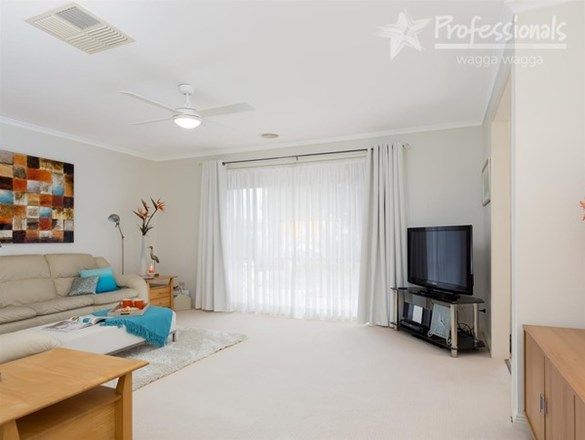 12 Lyons Crescent, Forest Hill NSW 2651, Image 1