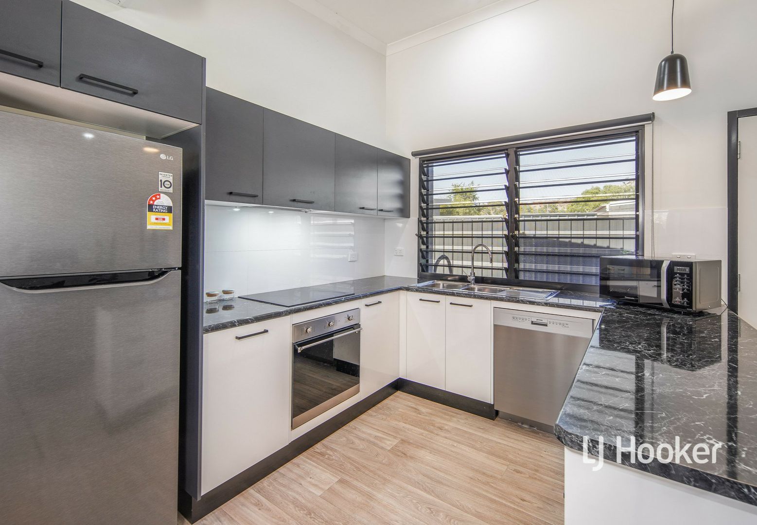 2/4 Taylor Street, Araluen NT 0870, Image 2