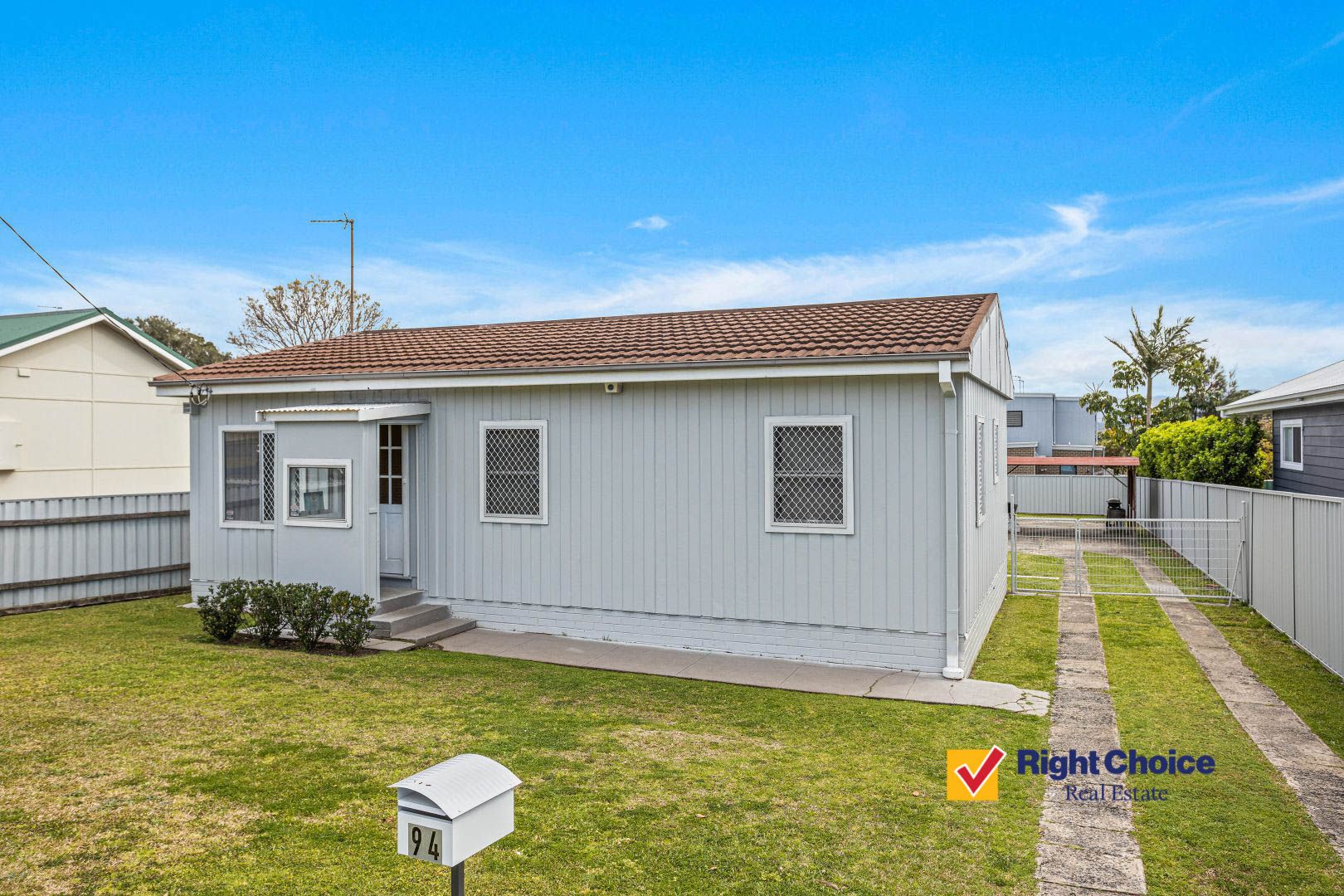 2 bedrooms House in 94 Parkes Street OAK FLATS NSW, 2529