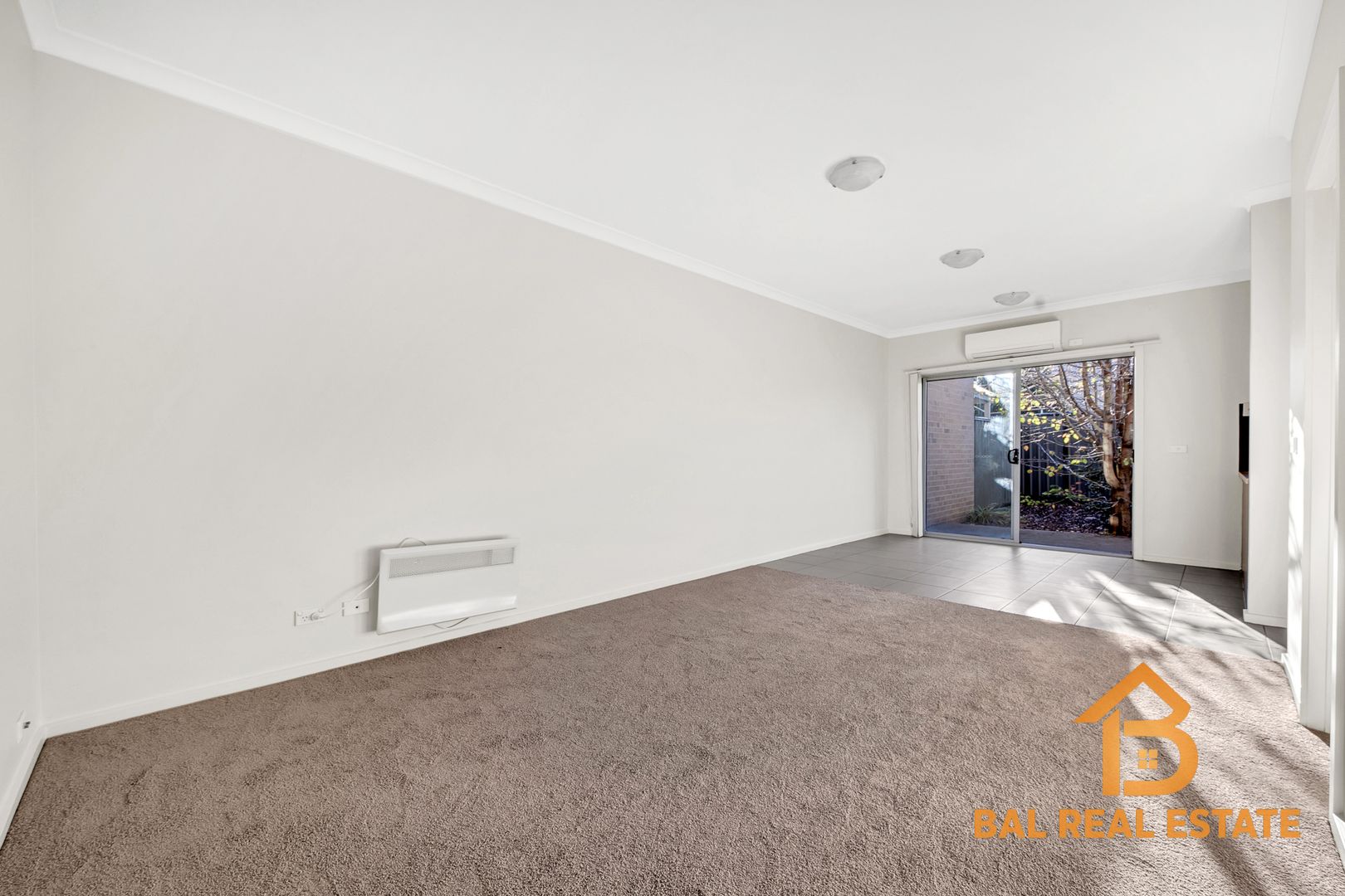 2/7 Bowood Court, Derrimut VIC 3026, Image 2