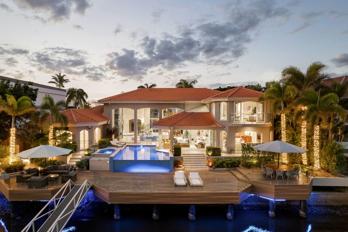 5 bedrooms House in 4 Minyama Island MINYAMA QLD, 4575