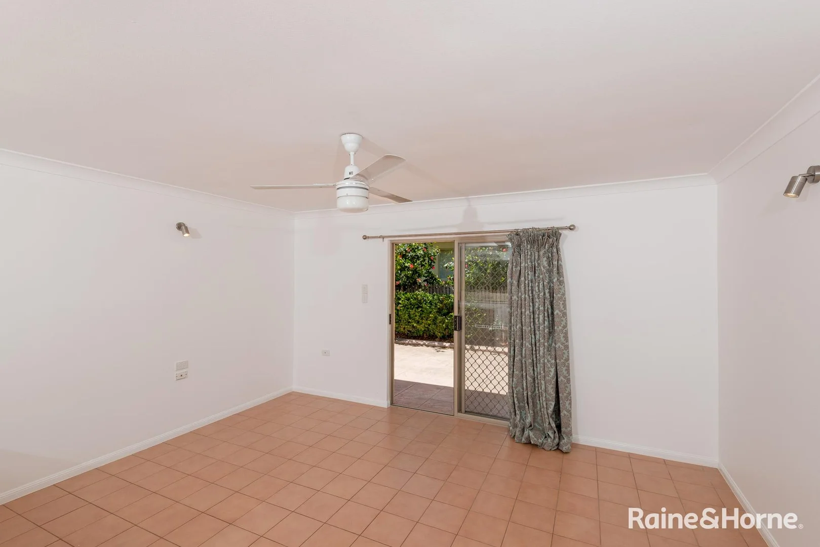 Additional image 9 of 3/39 Arlington Esplanade, Clifton Beach QLD 4879