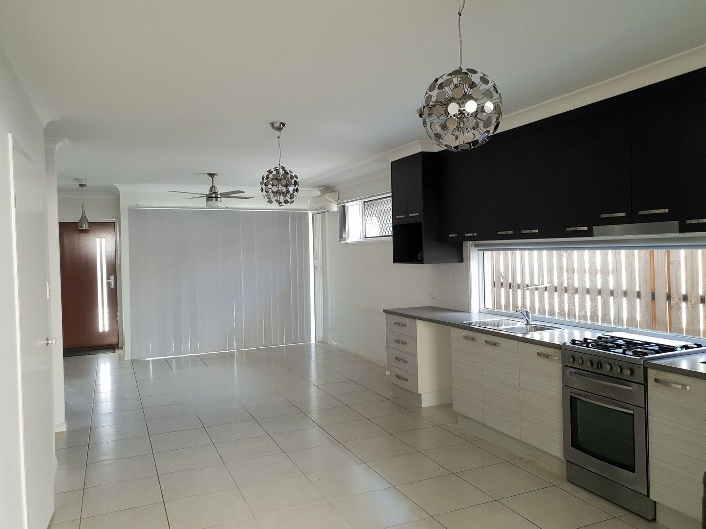 2 bedrooms Semi-Detached in 6 Hinchinbrook Ave FITZGIBBON QLD, 4018