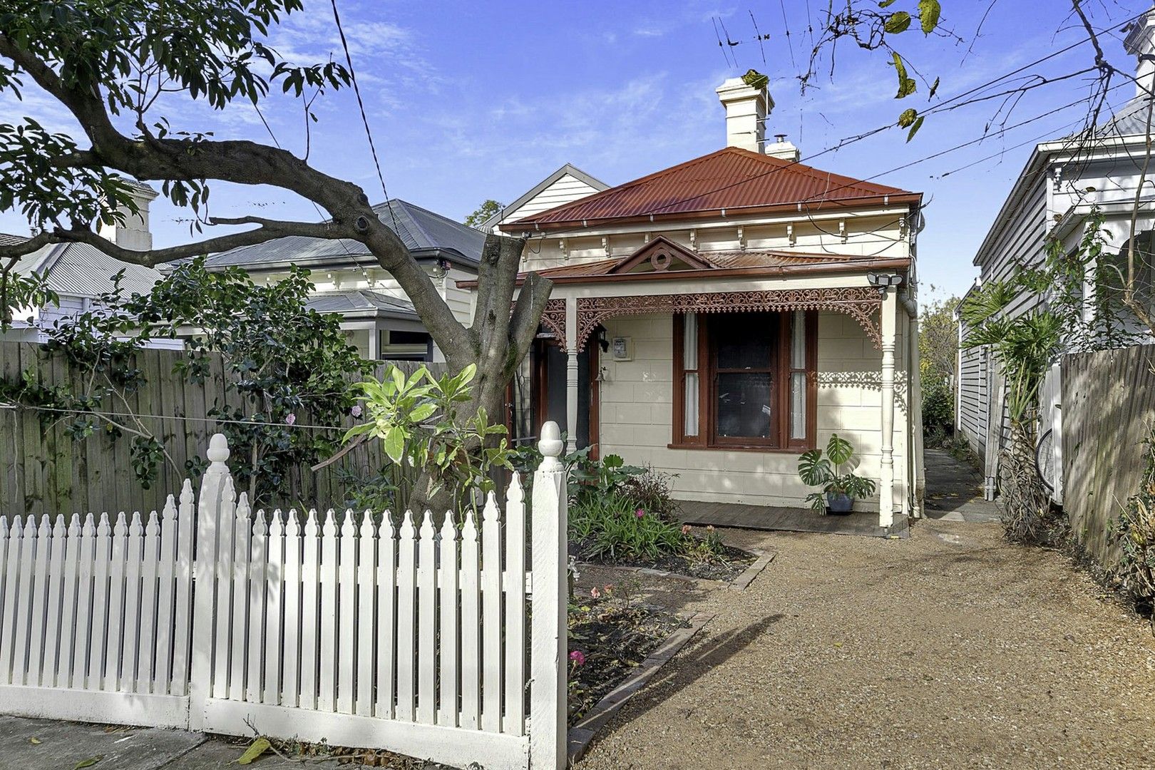 2 bedrooms House in 9 St Bernards Road ALPHINGTON VIC, 3078