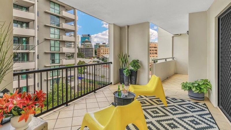2 bedrooms Apartment / Unit / Flat in 17/474 Upper Edward Street SPRING HILL QLD, 4000