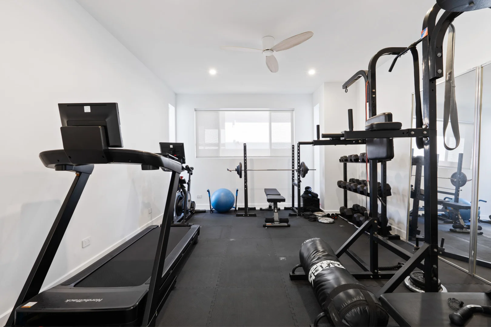 Additional image 29 of 97 Sir Bruce Small Boulevard, Benowa Waters QLD 4217