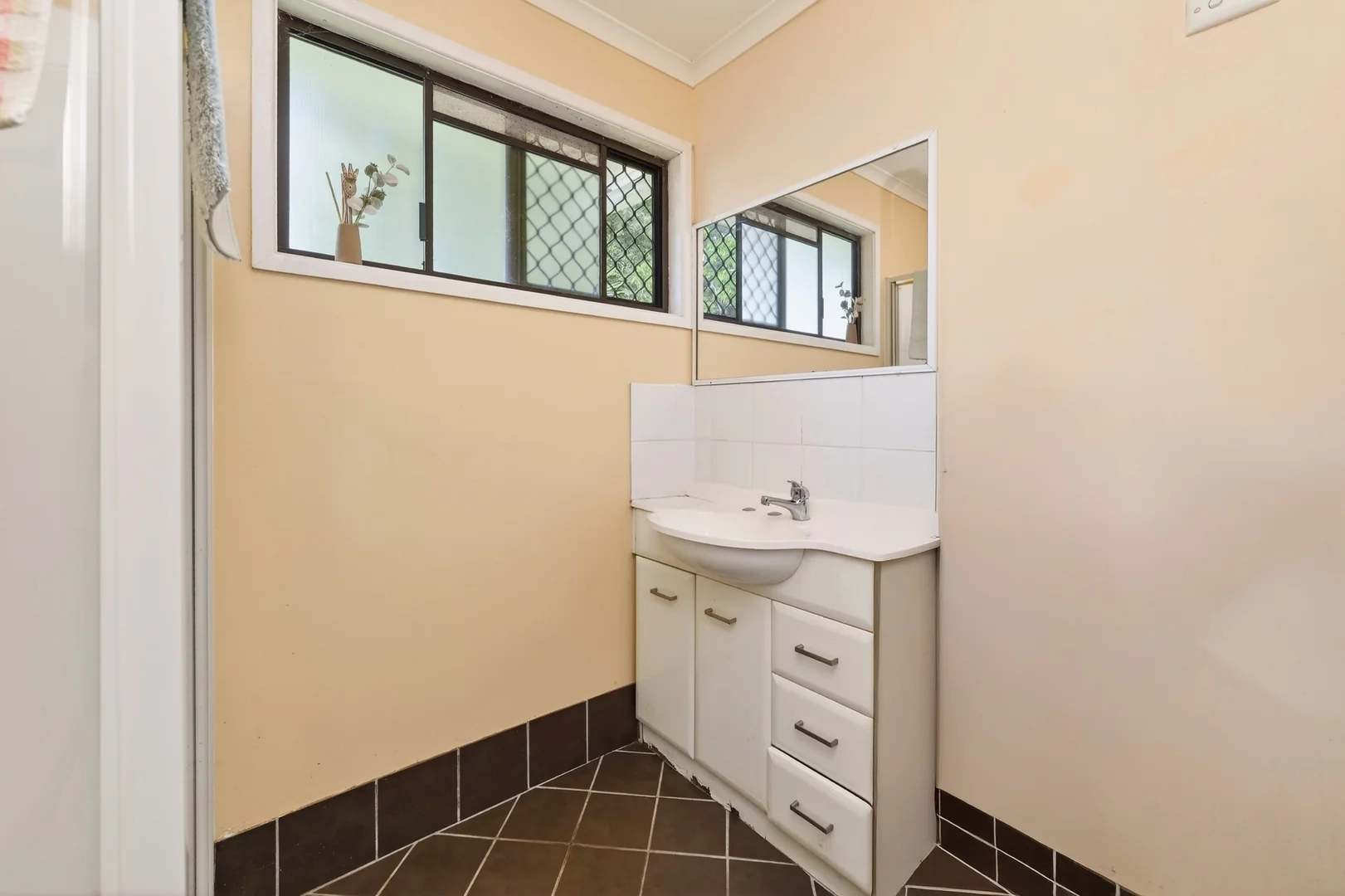 Additional image 10 of 16 Paringa Street, Cranbrook QLD 4814