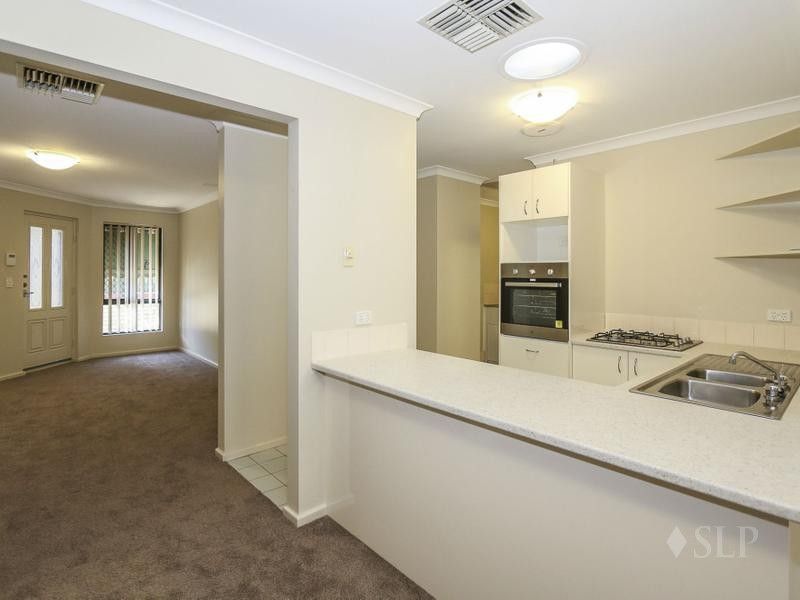 10/2 Keals Close, Bentley WA 6102, Image 2