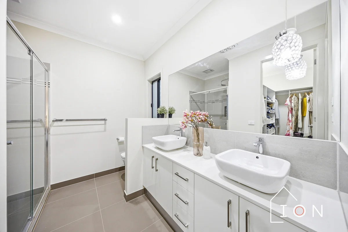 Additional image 21 of 8 Bluebank Avenue, Clyde North VIC 3978