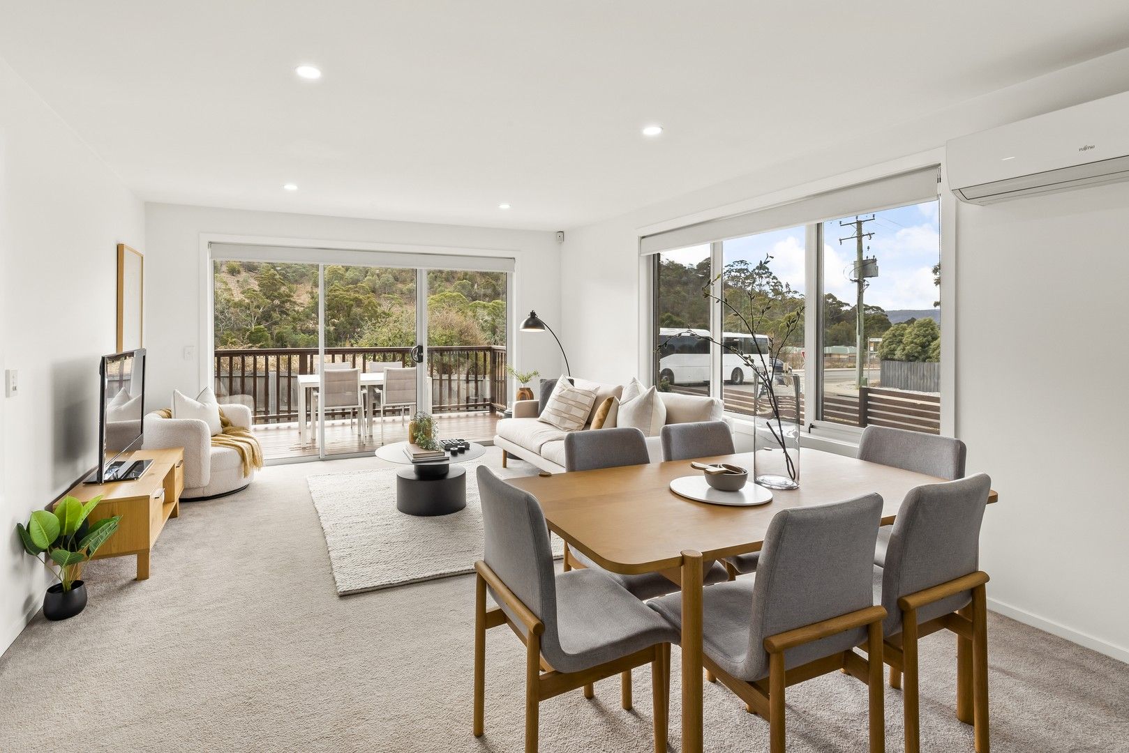 3 bedrooms Apartment / Unit / Flat in 1/2 Camrise Drive CAMBRIDGE TAS, 7170