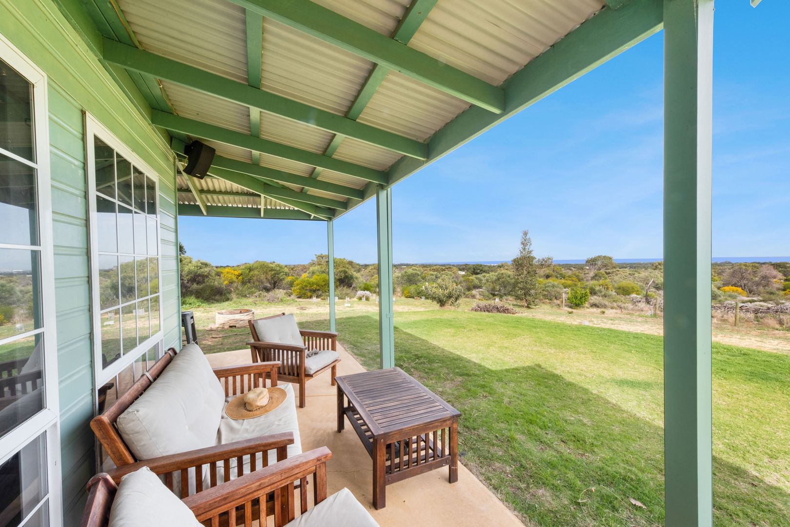 284 David Road, Waggrakine WA 6530, Image 2