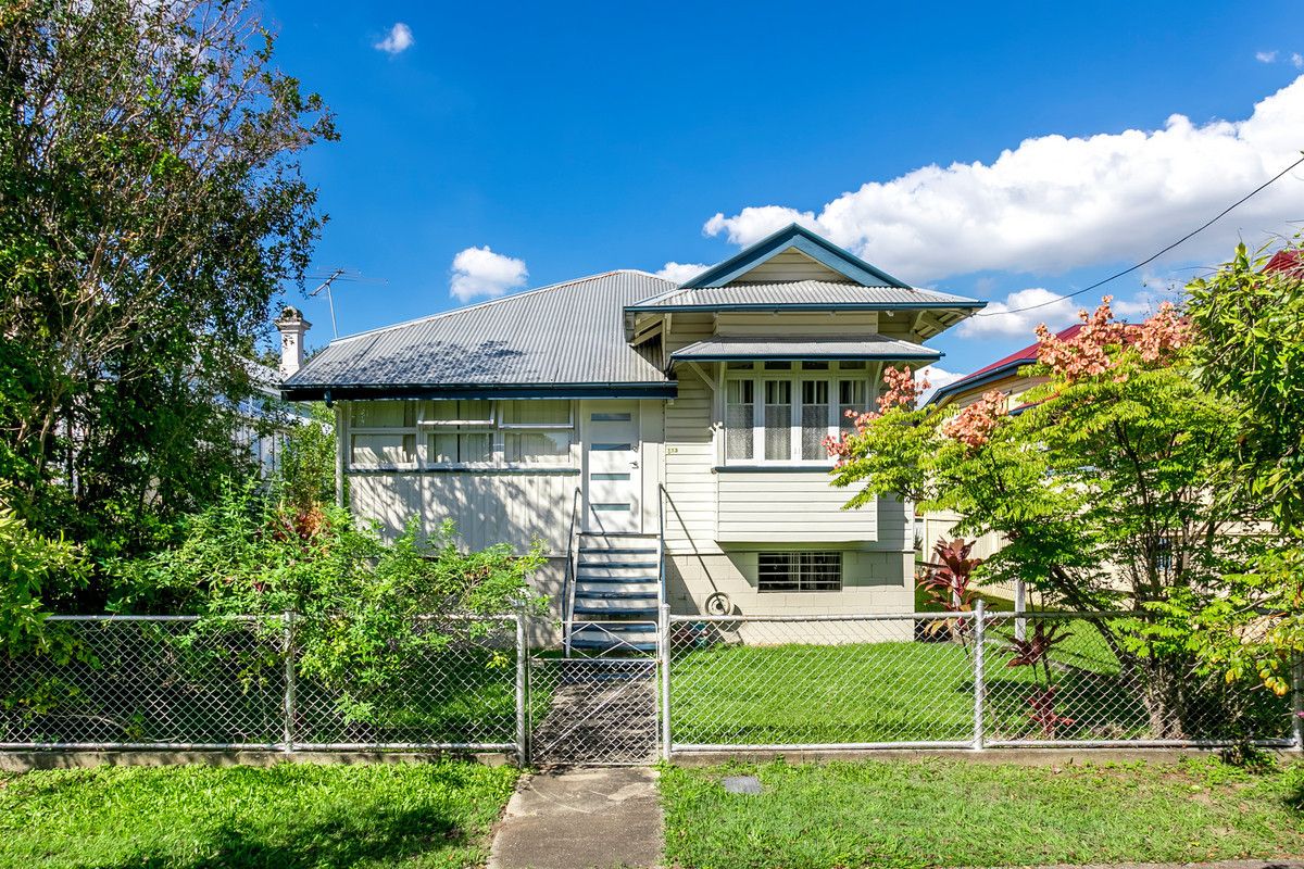3 bedrooms House in 113 McLennan Street WOOLOOWIN QLD, 4030