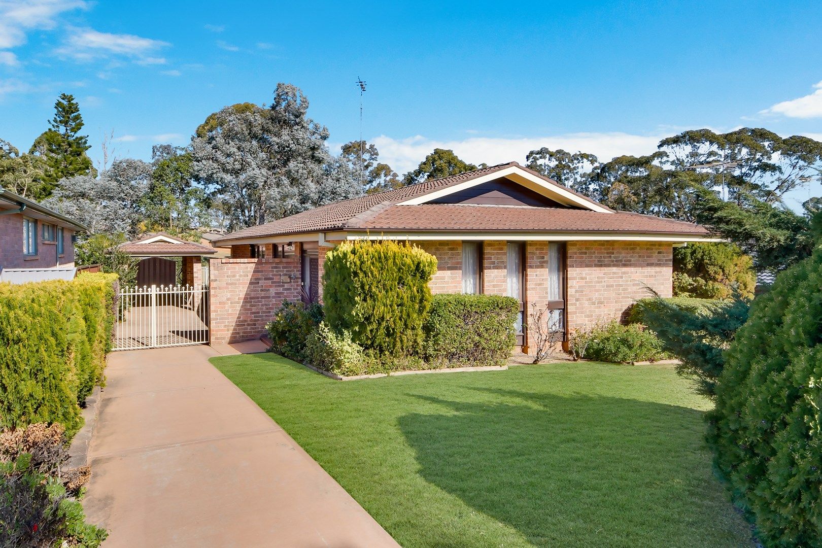 42 Throsby Way, Ambarvale NSW 2560, Image 0
