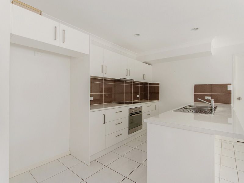 2/20 Cobalt Circuit, Coomera QLD 4209, Image 2