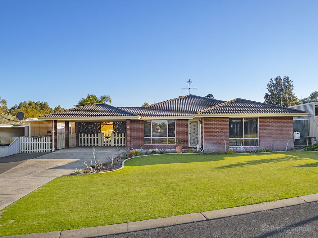 4 bedrooms House in 21 Kittyhawk Grove GEOGRAPHE WA, 6280