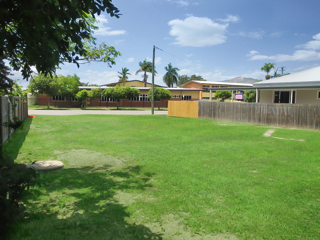 117 Corcoran Street, Currajong QLD 4812, Image 2