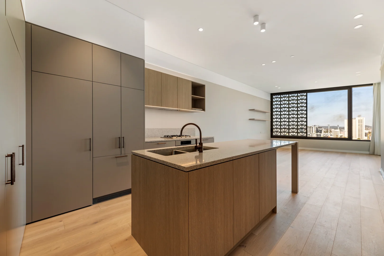 Additional image 2 of 1205/470 Main Street, Kangaroo Point QLD 4169