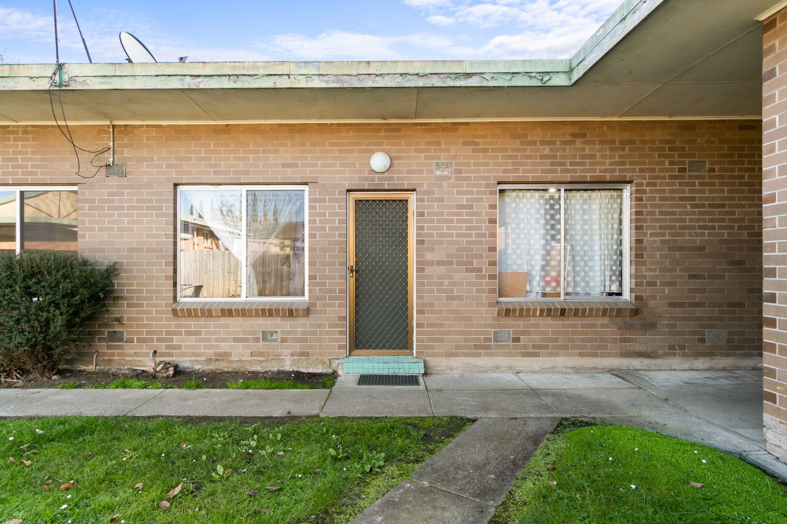 Units 1-3/12 Sinclair Ave, Morwell VIC 3840, Image 2