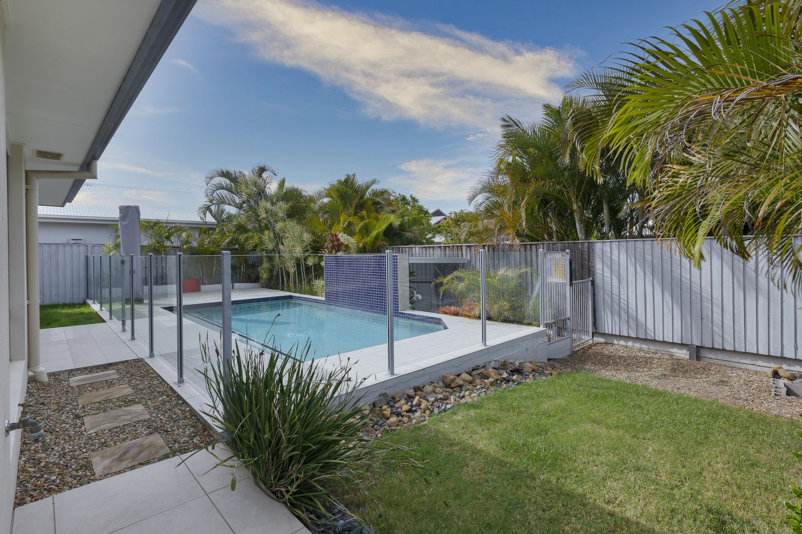 27 Keelson Cres, Hope Island QLD 4212, Image 1