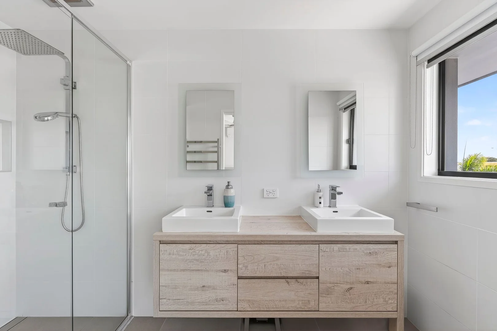 Additional image 12 of 89 Hooker Boulevard, Broadbeach Waters QLD 4218