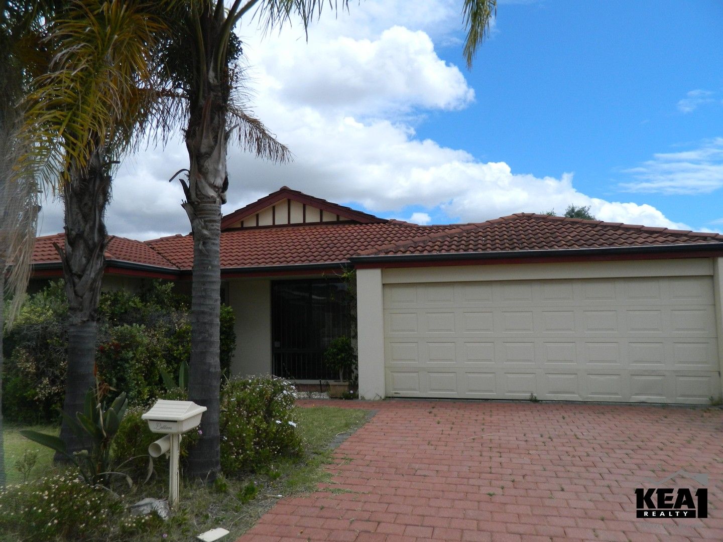 4 bedrooms House in 23 Passionfruit Way FORRESTFIELD WA, 6058