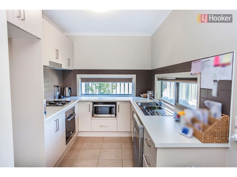 29 Bradshaw Avenue, Craigieburn VIC 3064, Image 2