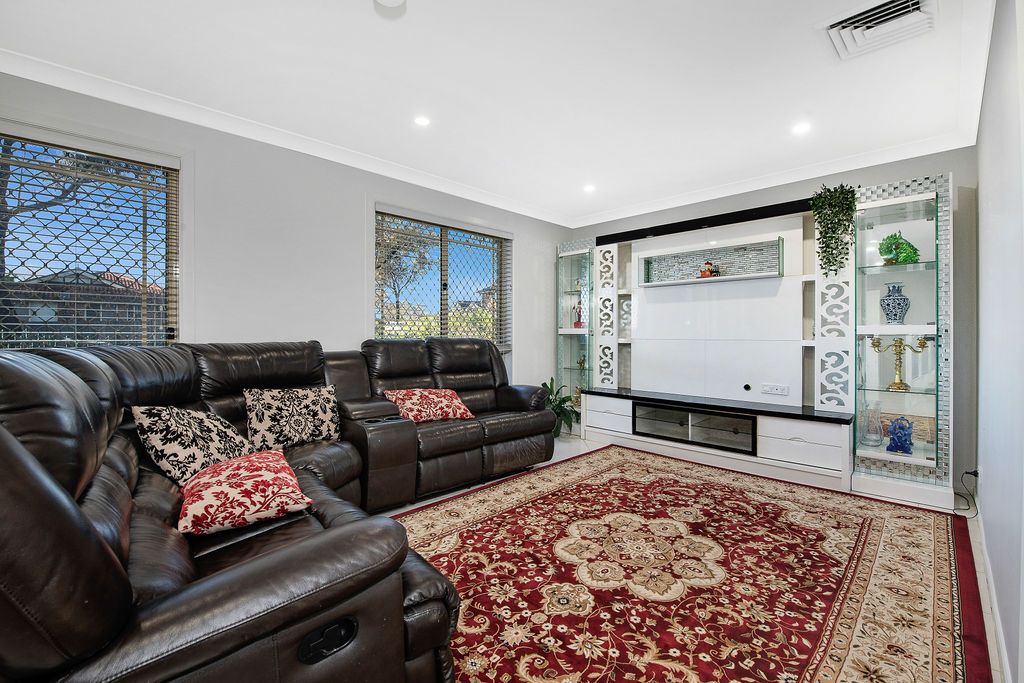 42 Sorrento Drive, Glenwood NSW 2768, Image 2