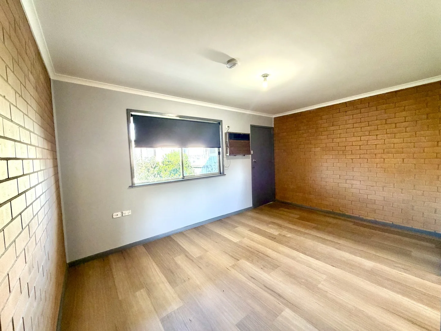 Primary image of 3/221 Pine St, Hay NSW 2711