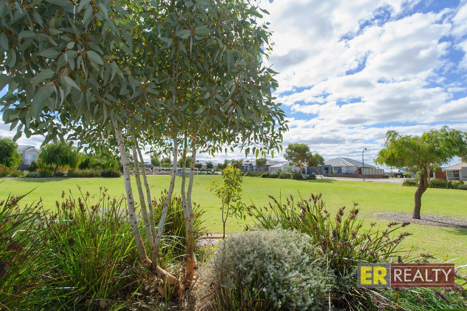 3 bedrooms House in 11 Maggs Brace ELLENBROOK WA, 6069