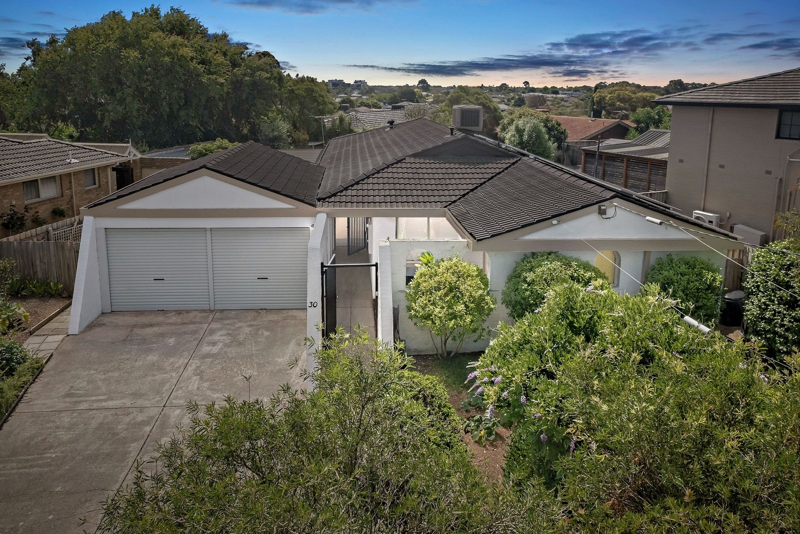 4 bedrooms House in 30 Tudawali Crescent WHEELERS HILL VIC, 3150