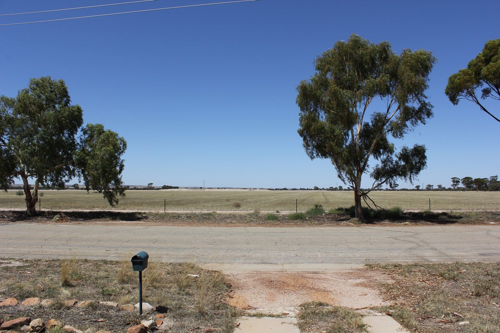 13 Hammond Street, Kellerberrin WA 6410, Image 2