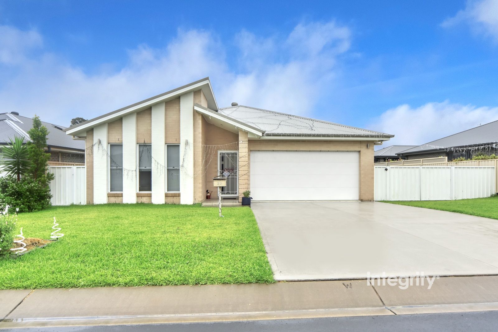 5 bedrooms House in 22 Brassia Rise SOUTH NOWRA NSW, 2541