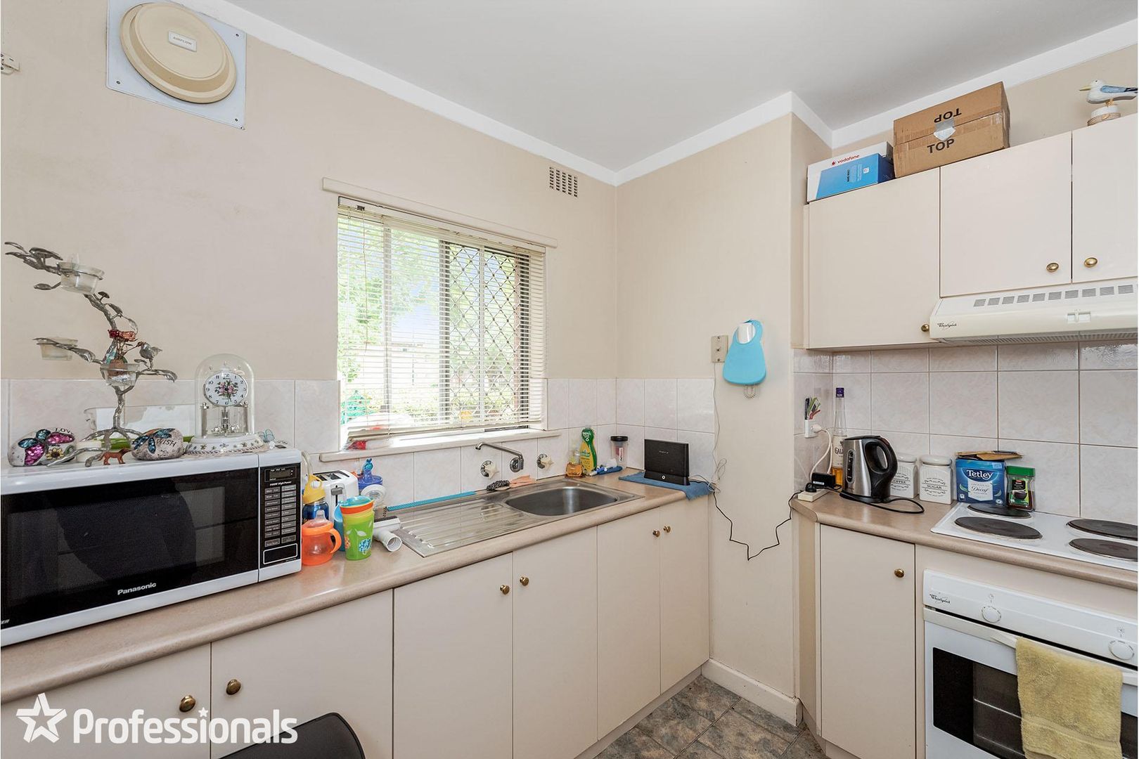 3/2 Benjamin Street, Armadale WA 6112, Image 2