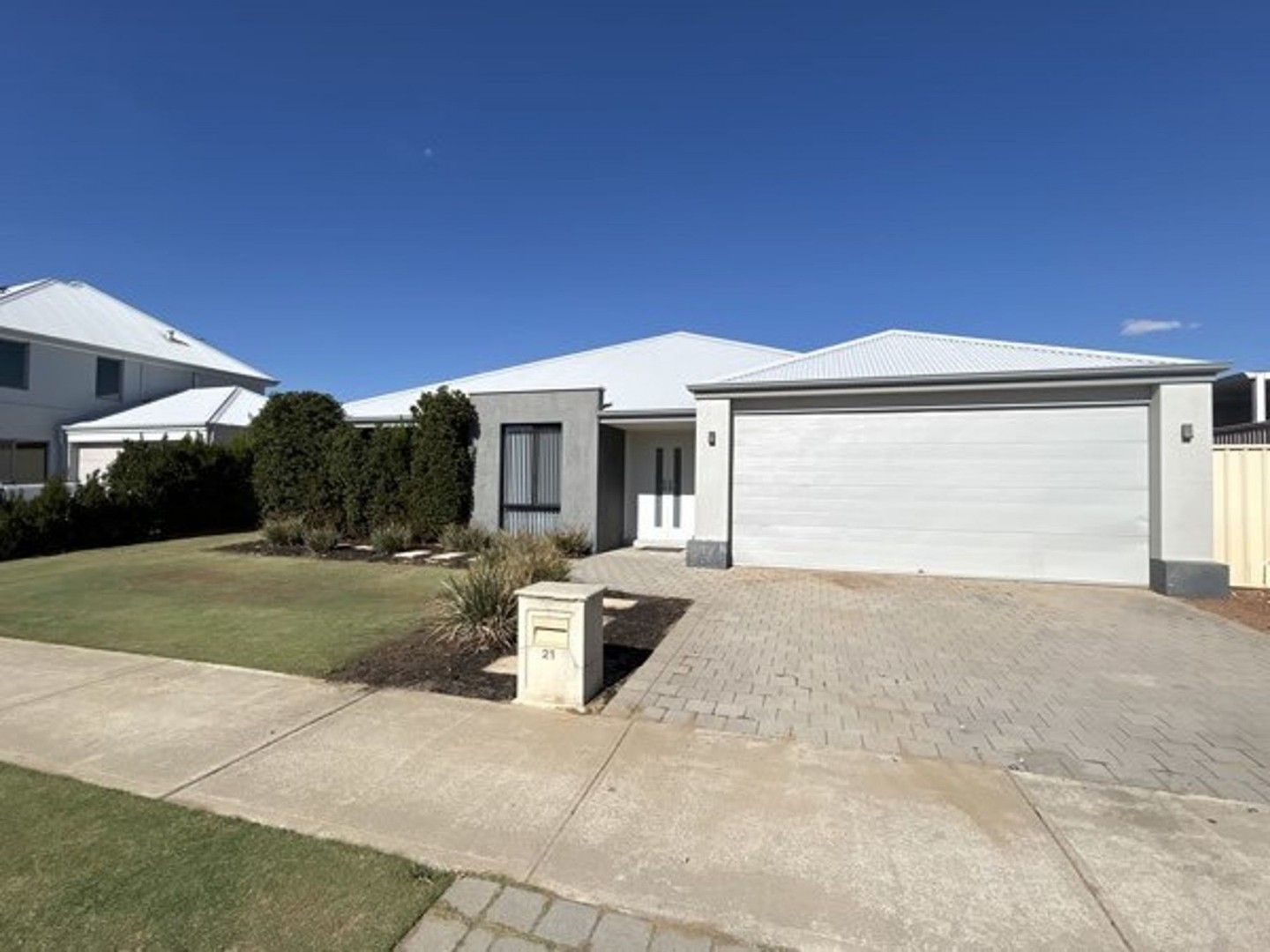 4 bedrooms House in 21 Makybe Drive GOSNELLS WA, 6110