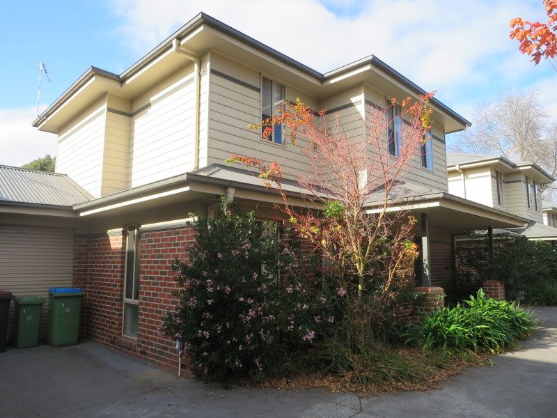 3 bedrooms House in 4/27 Vinter Avenue CROYDON VIC, 3136