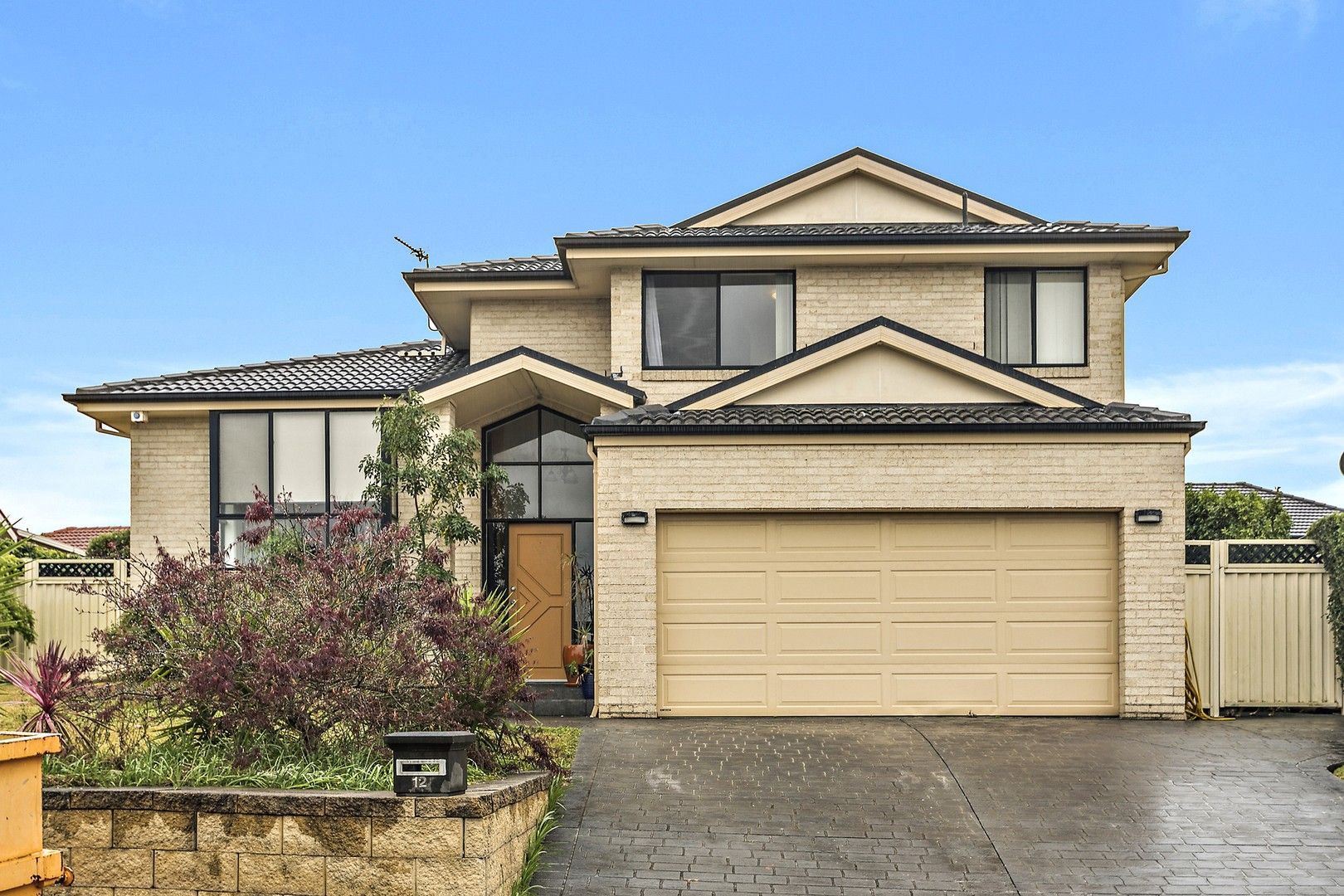 4 bedrooms House in 12 Kirriemuir Glen HORSLEY NSW, 2530